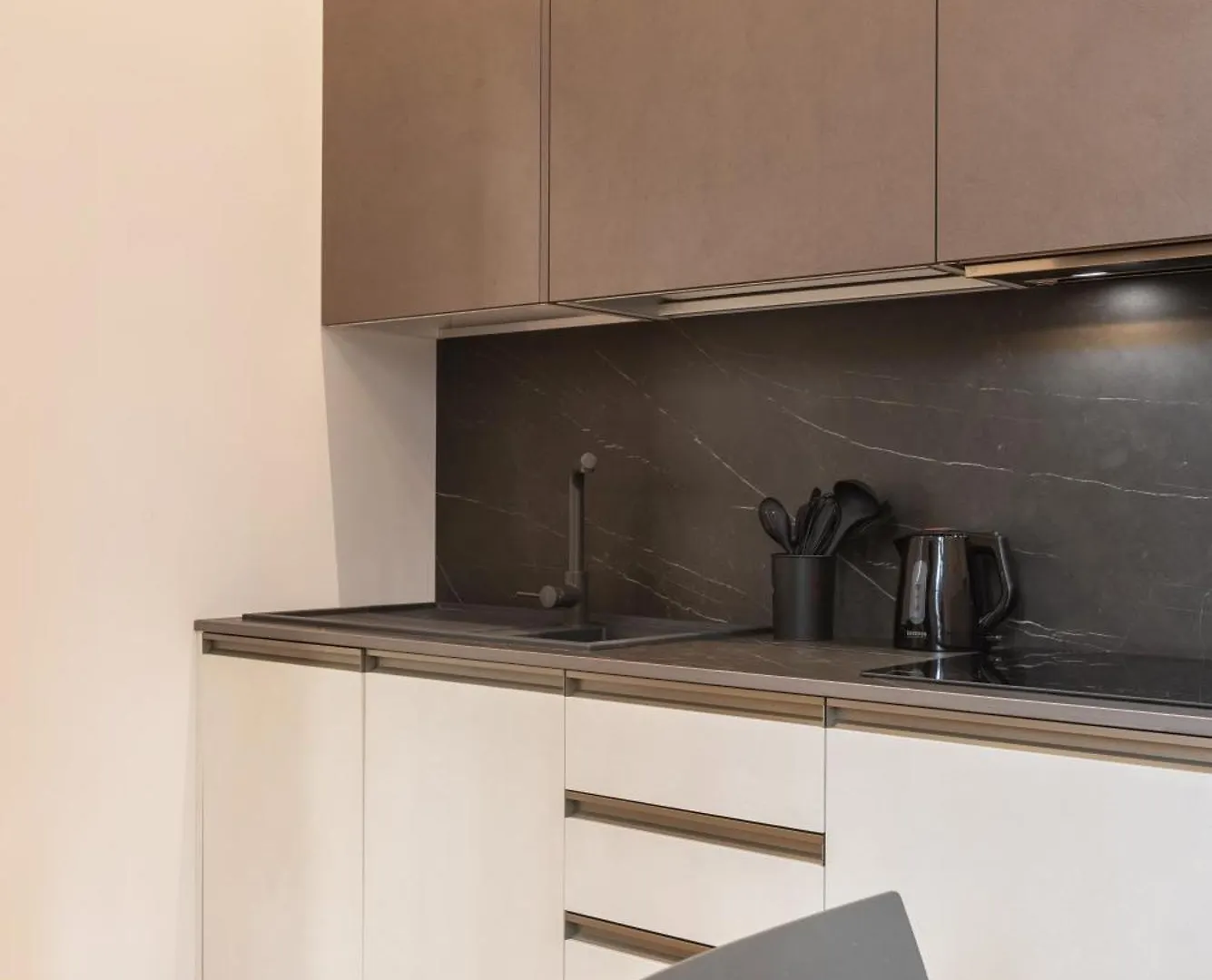 Monte Nero 2Br Apt Pta Romana M3 Μιλάνο 0*,  Ιταλία