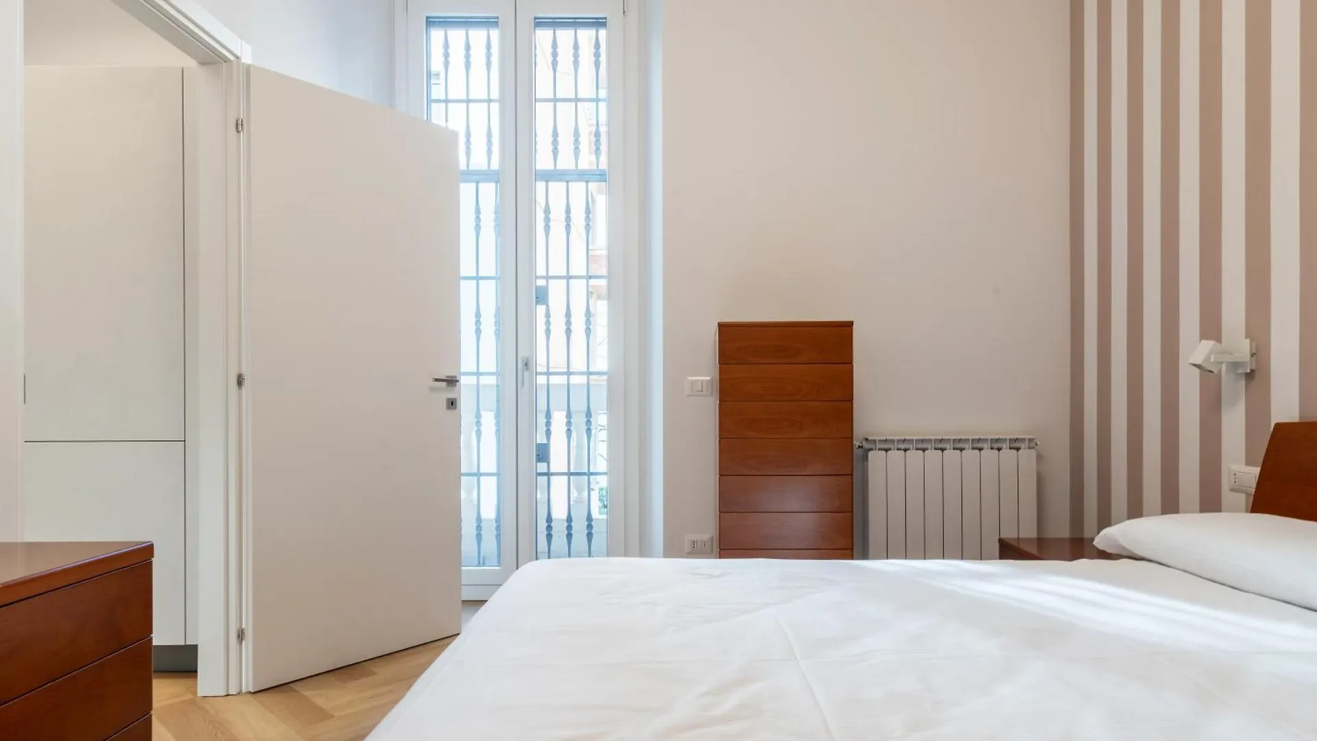 アパート Monte Nero 2Br Apt Pta Romana M3 ミラノ